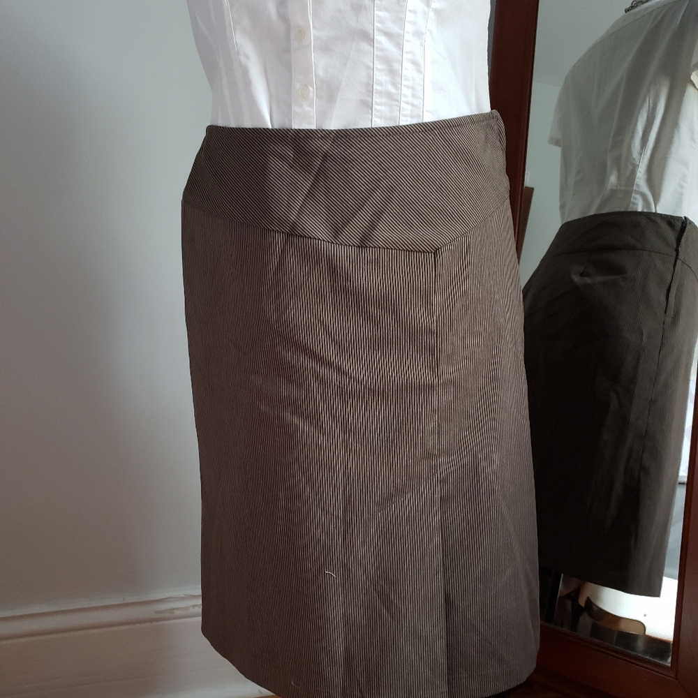 Asymmetrical waistline skirt